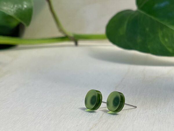 Small round acrylic stud earrings